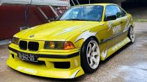 BMW 328i E36 schuin voor