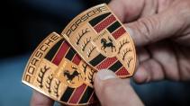 Oud en nieuwe logo van Porsche