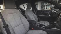 Volvo XC40 Recharge (2023) interieur stoelen