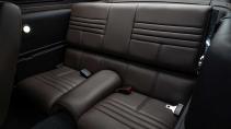 Ford Mustang Fastback restomod interieur achterbank