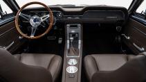 Ford Mustang Fastback restomod interieur