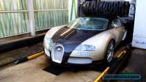 Bugatti Veyron door de wasstraat