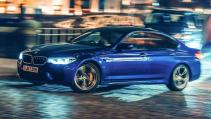BMW M5 F90 blauw