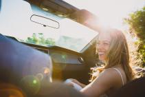 cabrio passagier bijrijder vrouw auto