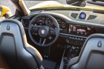 porsche-911-carrera-s-cabrio-interieur-dashboard-2019