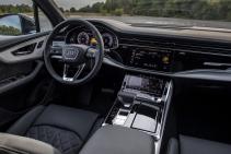 Audi Q7 TFSI e interieur dashboard