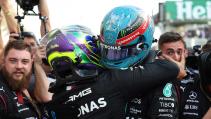 GP van Brazilië 2022 George Russell en Lewis Hamilton knuffel