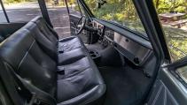 Chevrolet Suburban restomod Icon interieur
