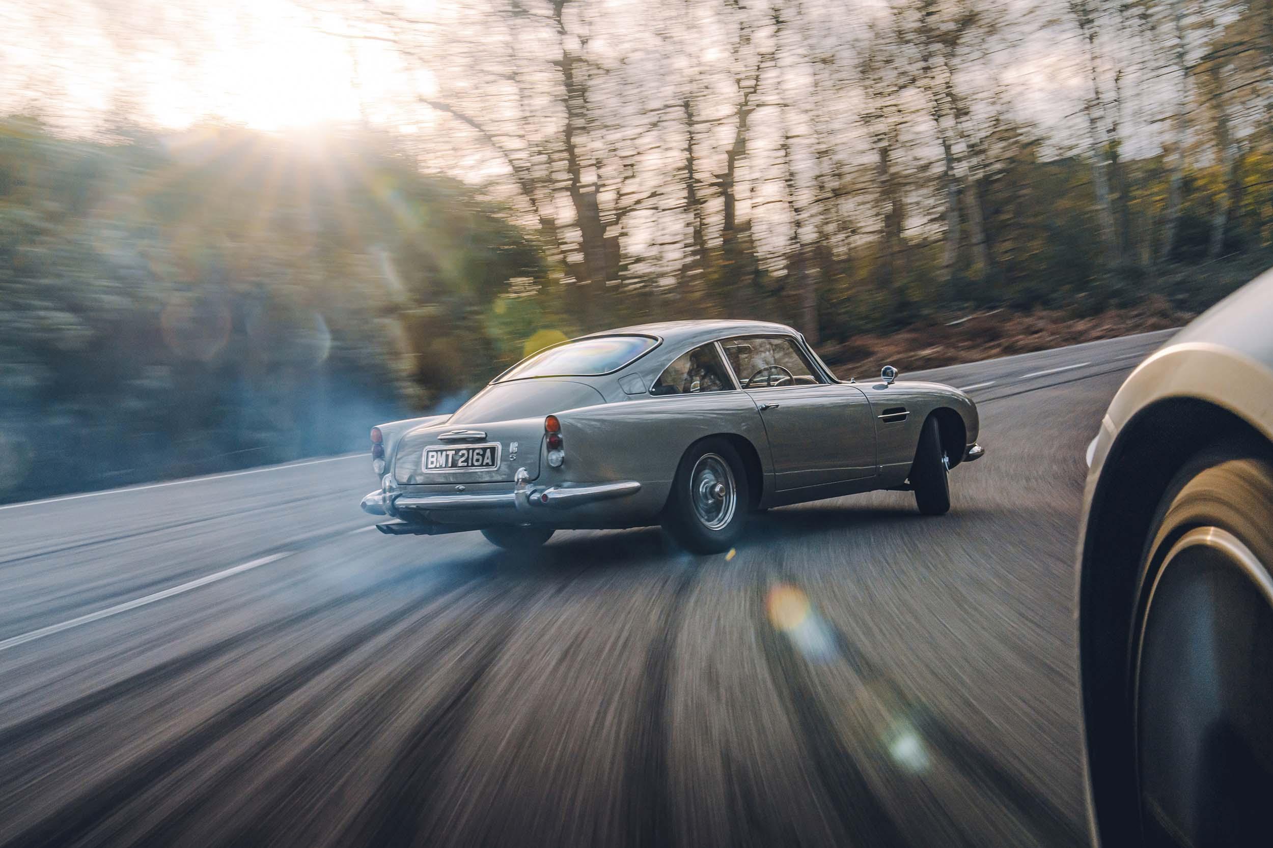 Drift Aston Martin DB5 van James Bond (007)