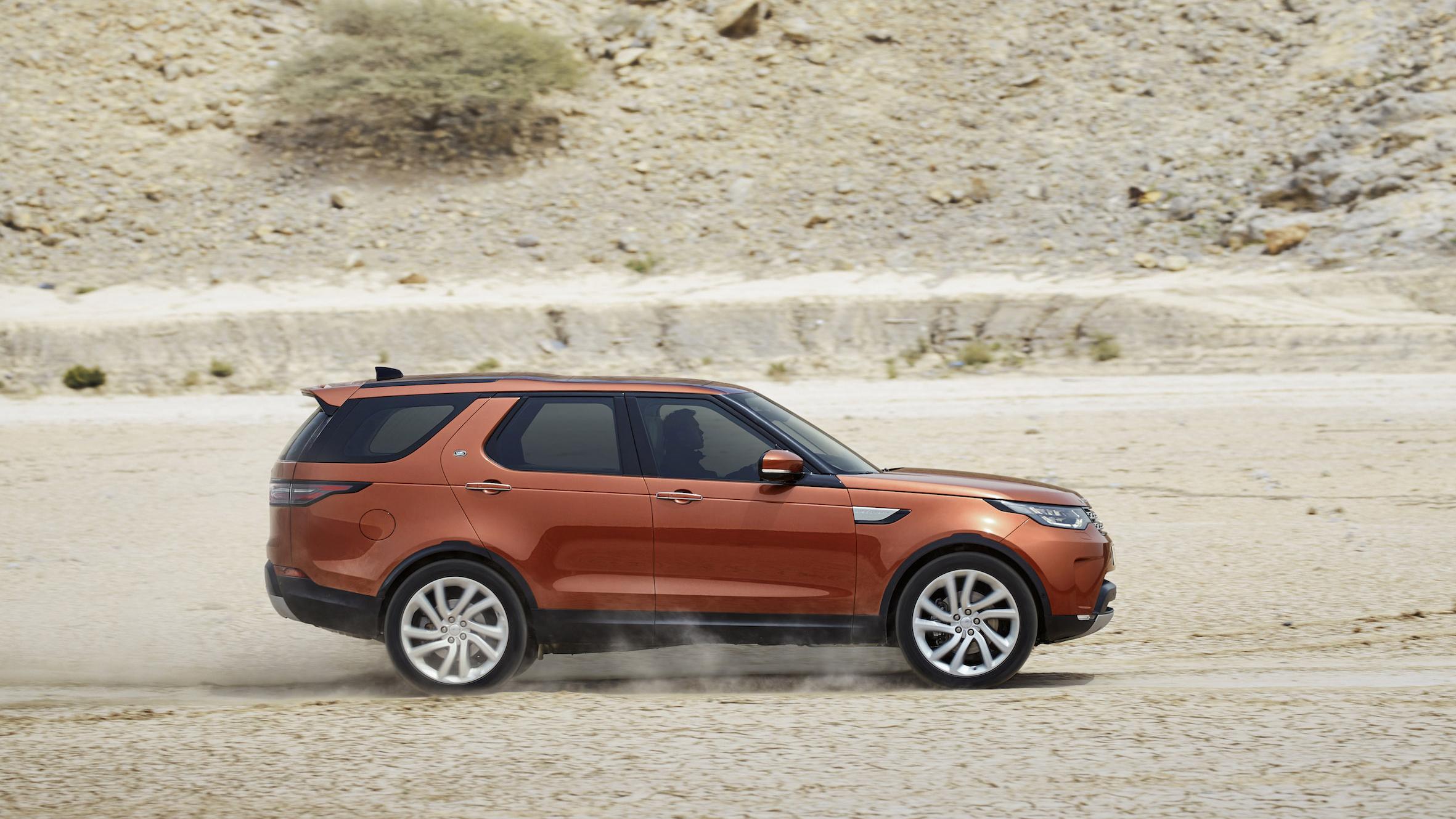 Nieuwe Land Rover Discovery maakt 7 man misselijk - TopGear