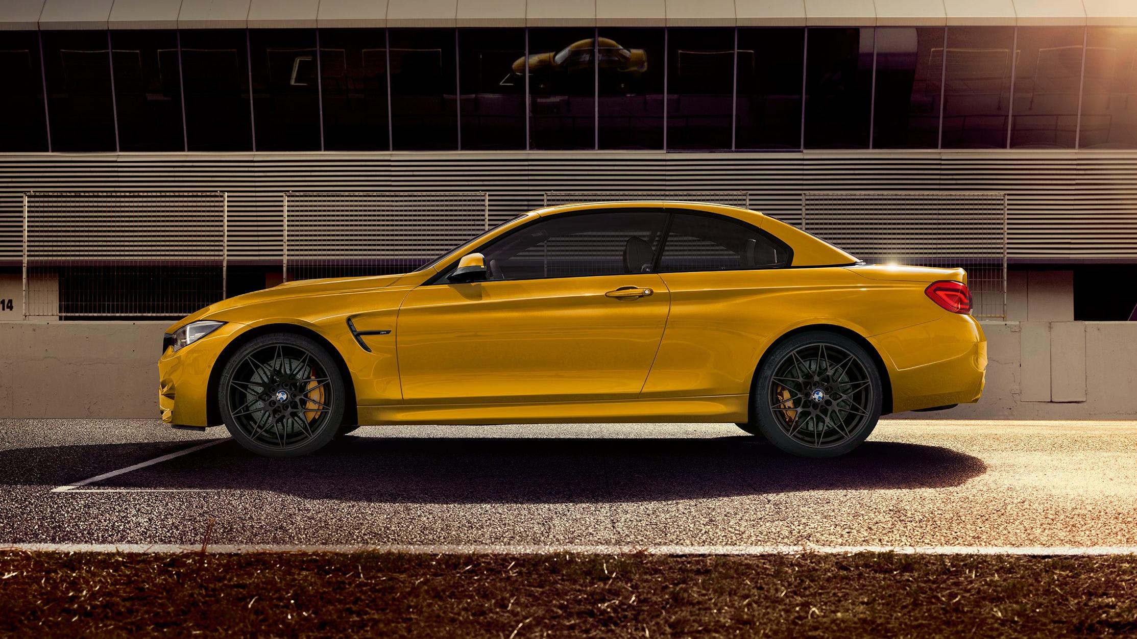 BMW M4 30 Jahre Edition eert Dakar Yellow - TopGear