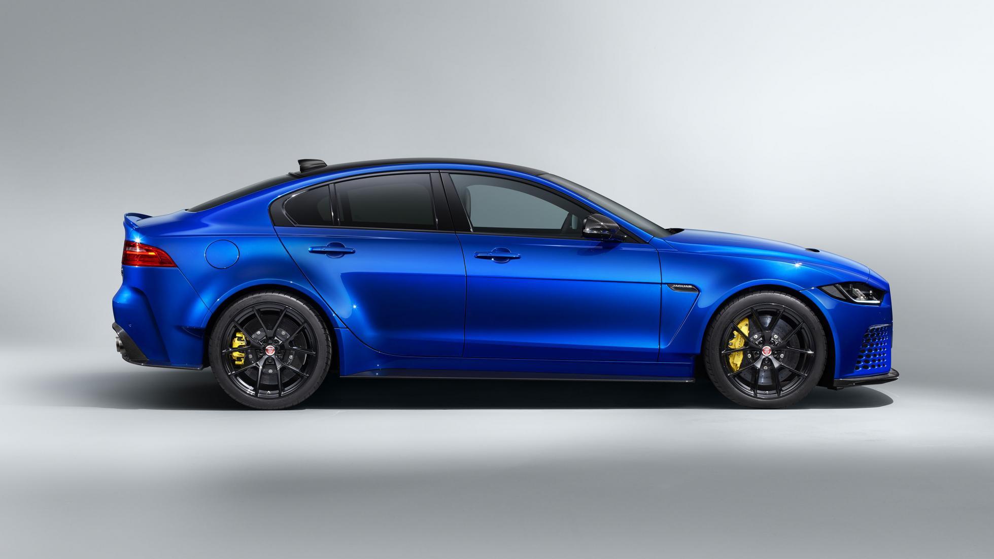 De Jaguar XE Project 8 Touring Is Zijn Spoiler Kwijt TopGear Nederland de-jaguar-xe-project-8-touring-is-zijn-spoiler-kwijt-topgear-nederland