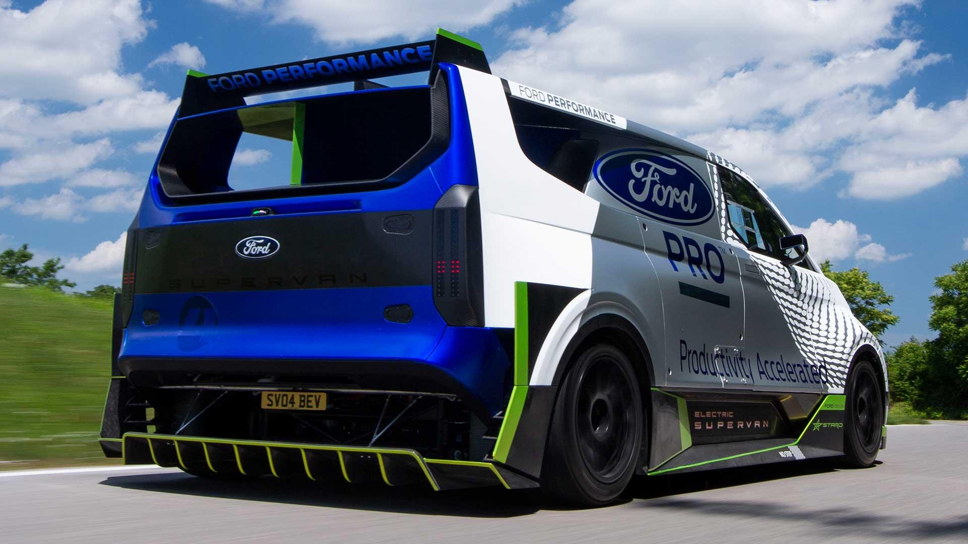 Ford Supervan 4 is een elektrisch busje met 2.000 pk TopGear