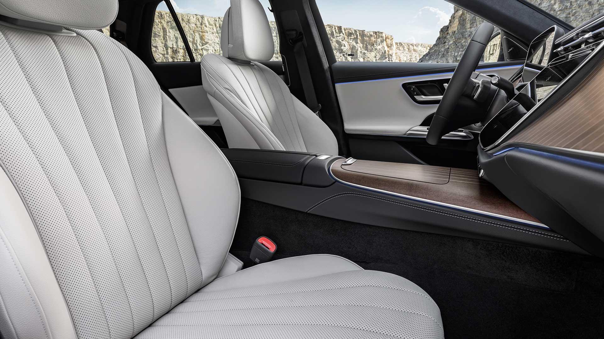 Mercedes E-klasse All-Terrain wil graag buitenspelen - TopGear