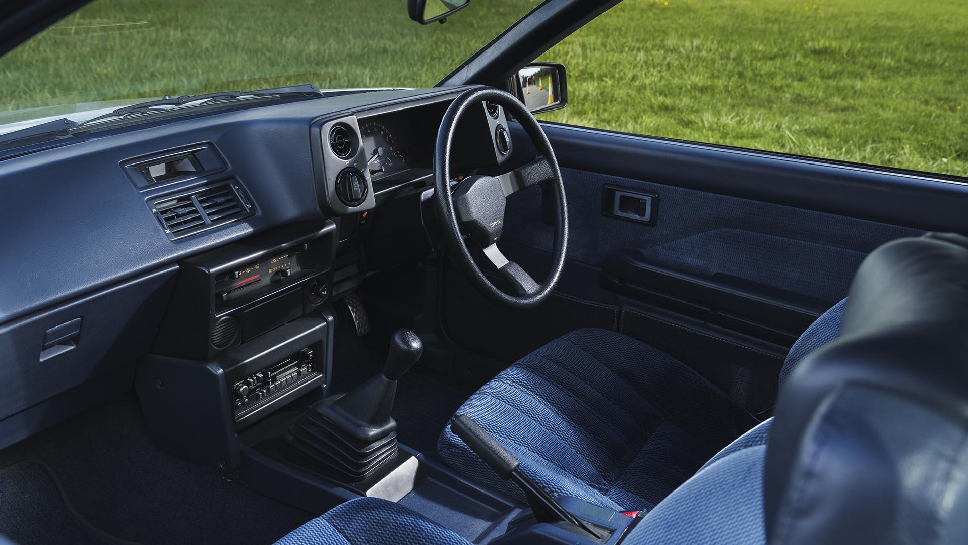 Vloermatten geschikt voor Porsche 924 & 944 Type (Bouwjaar 1975-1991 Vloermatten geschikt voor Porsche 924 & 944 Type (Bouwjaar 1975-1991