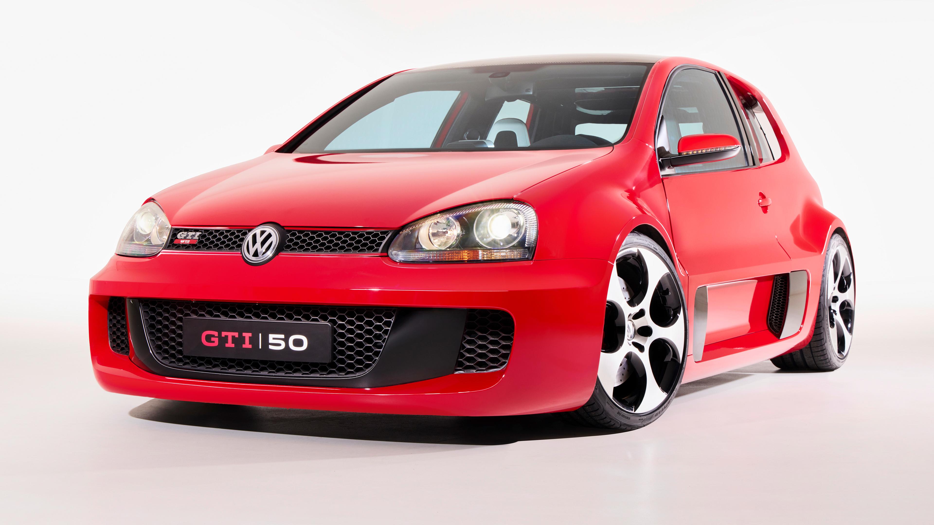 De Volkswagen Golf GTI W12-650 leeft nog en is nu rood (2026)