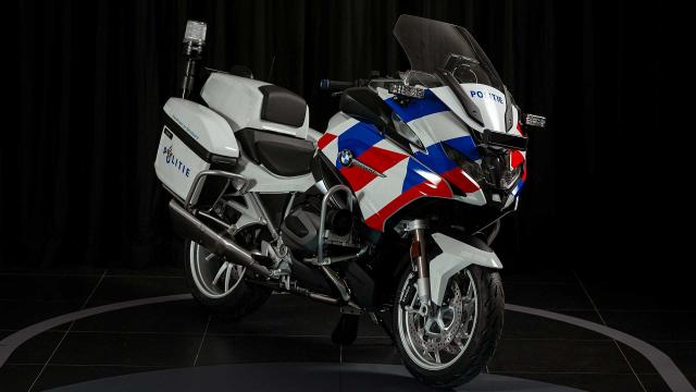 Agenten van Nederlandse politie krijgen nieuwe BMW-motorfiets - TopGear