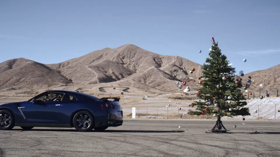 Kerstboom aftuigen dit is de snelste manier TopGear Nederland