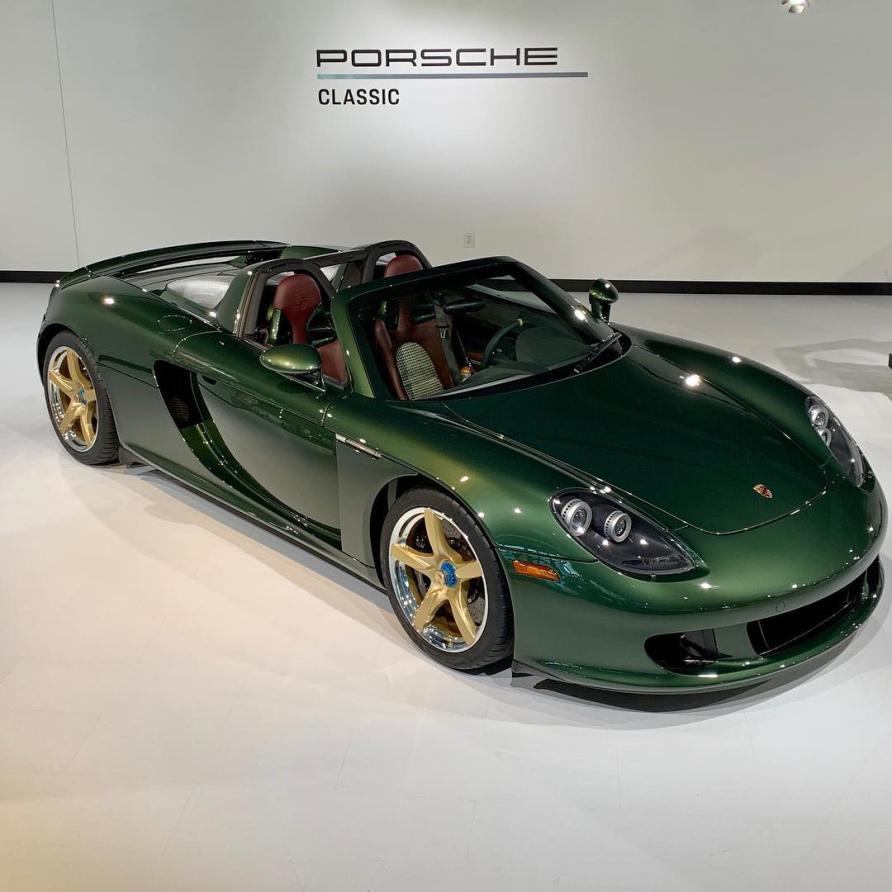 Porsche Carrera GT In Oak Green Metallic Is Nieuw TopGear porsche-carrera-gt-in-oak-green-metallic-is-nieuw-topgear