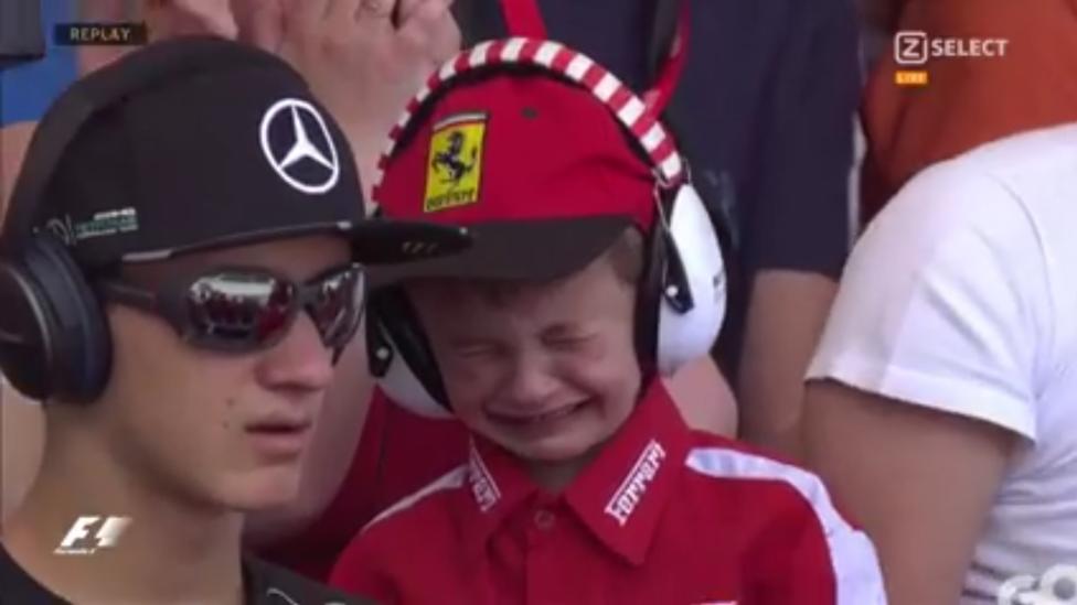 Jonge huilende Räikkönen-fan mag zijn held ontmoeten