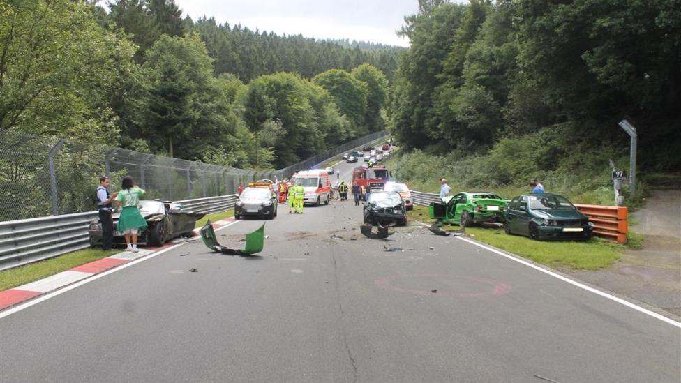 Wie betaalt de enorme crash op de Nürburgring?