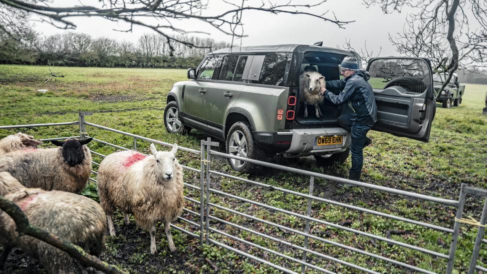 Land Rover Defender: van de boerderij naar de stad