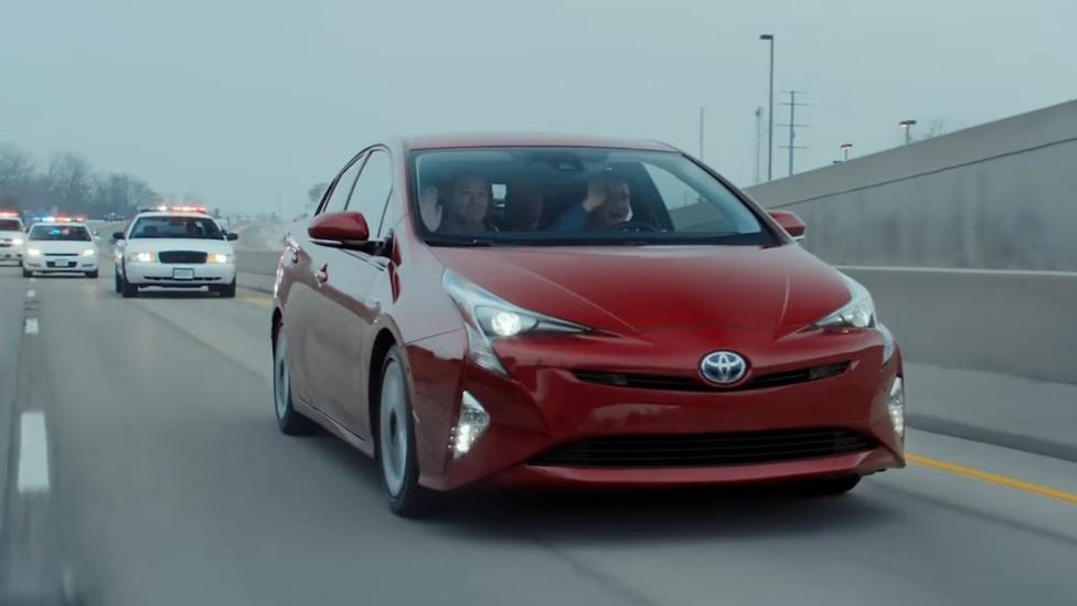 Lolreclame: Toyota Prius in een achtervolging