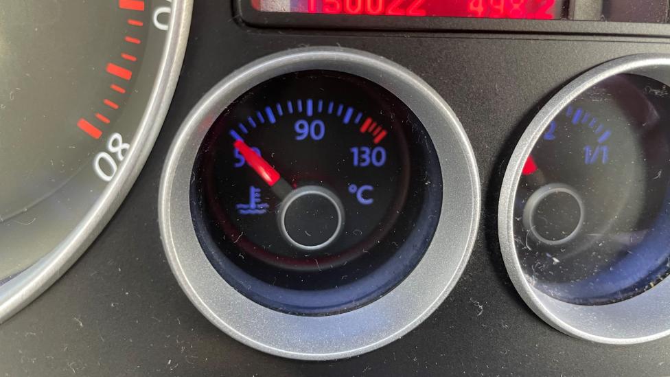 Tip: je temperatuurmeter geeft niet de motortemperatuur aan