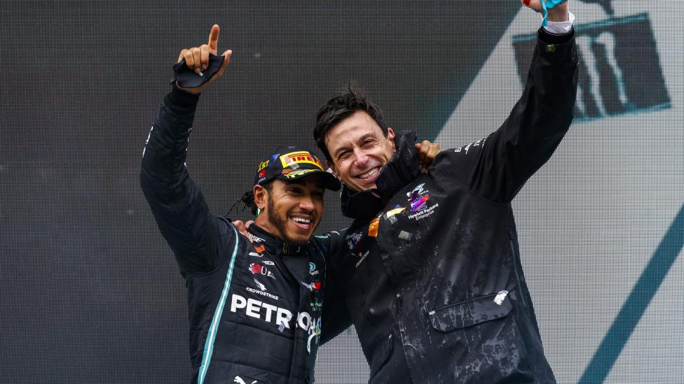 Lewis Hamilton tekent bij Mercedes voor 2021