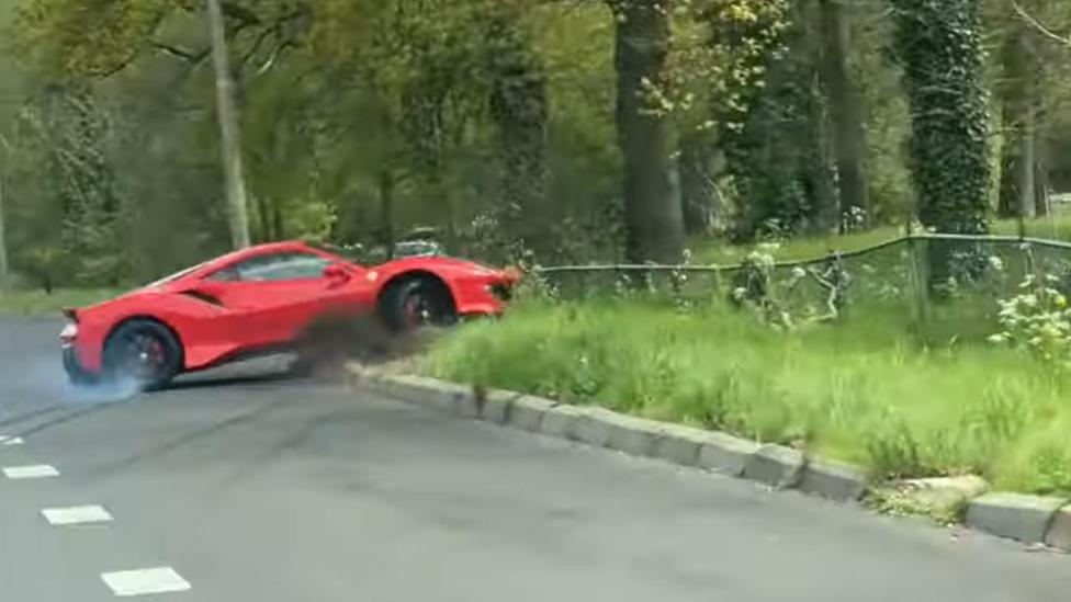 Ferrari 488 Pista crasht in Wassenaar