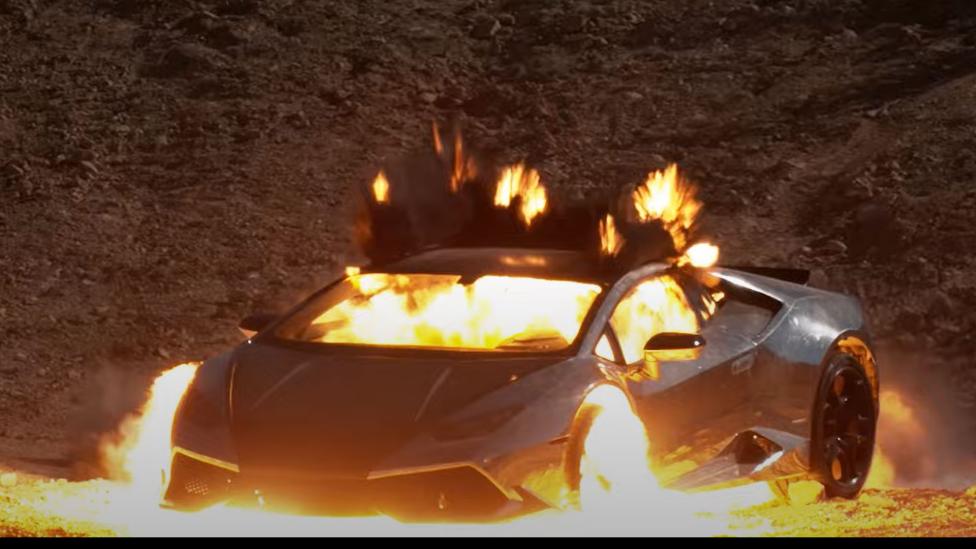 Kunstenaar blaast Lamborghini Huracán op om NFT’s te maken