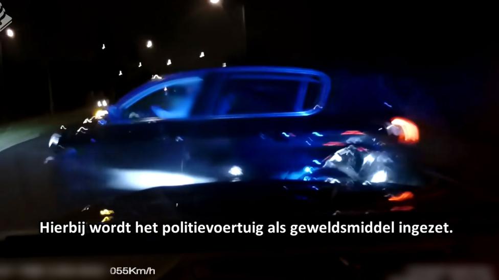 Nederlandse politie doet PIT-manoeuvre bij achtervolging