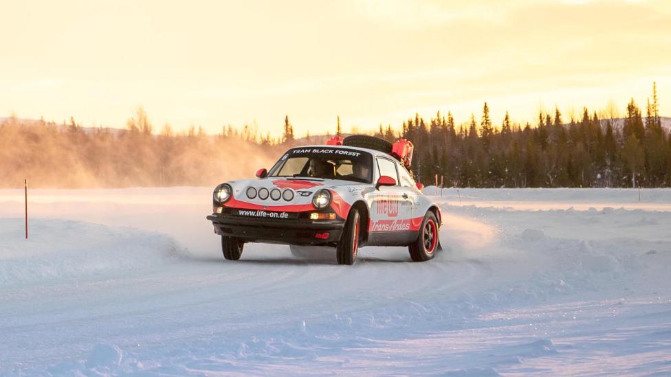 Deze 911 RS-R rally-restomod is een Singer voor in de sneeuw