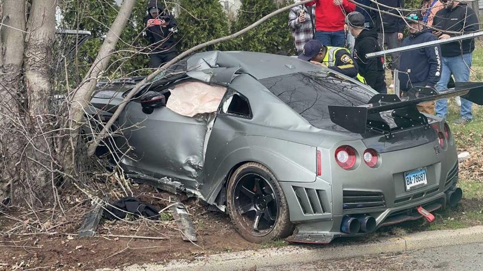 Ook vierwielaangedreven Nissan GT-R’s kunnen hard crashen bij verlaten van meetings