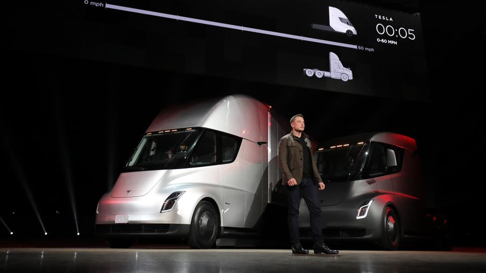 Elon Musk: ‘Actieradius Tesla Semi is met volle belading ruim 800 kilometer’