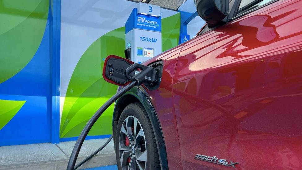 Onderzoekers vinden manier om batterijen van elektrische auto’s ‘levenslang’ mee te laten gaan