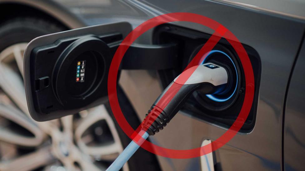Omgekeerde wereld: Dit land overweegt dagen met verbod op elektrische auto’s