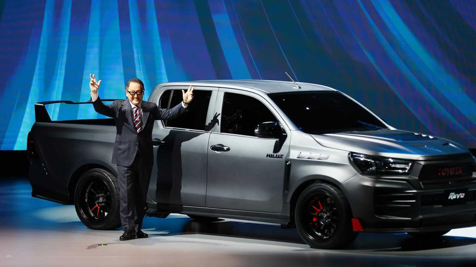 Toyota-baas zegt dat de ‘stille meerderheid’ twijfelt aan elektrische auto’s als enige optie