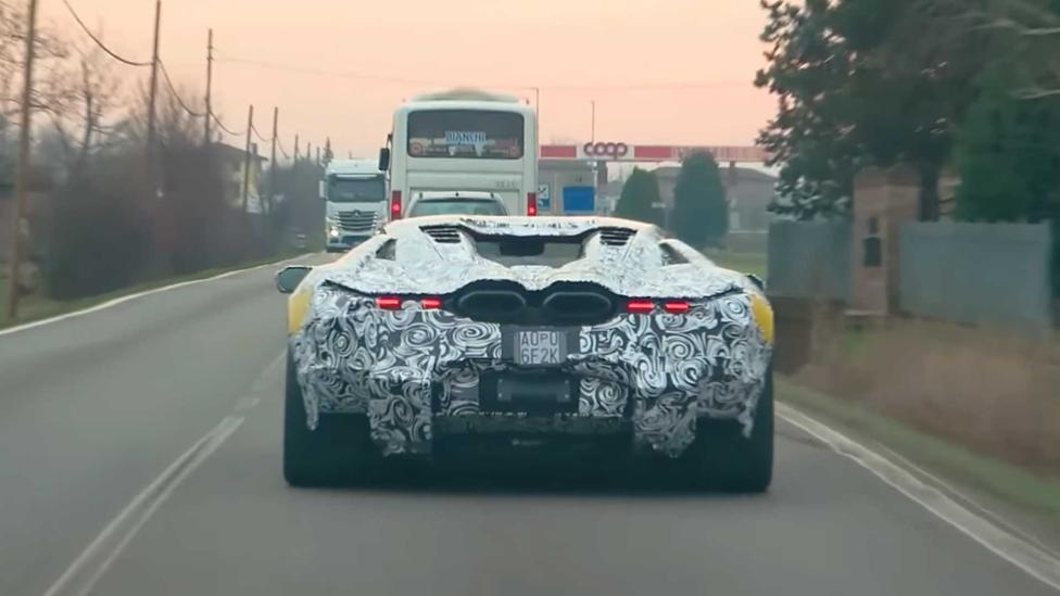 De opvolger van de Lamborghini Aventador is nu ook in het echt gespot