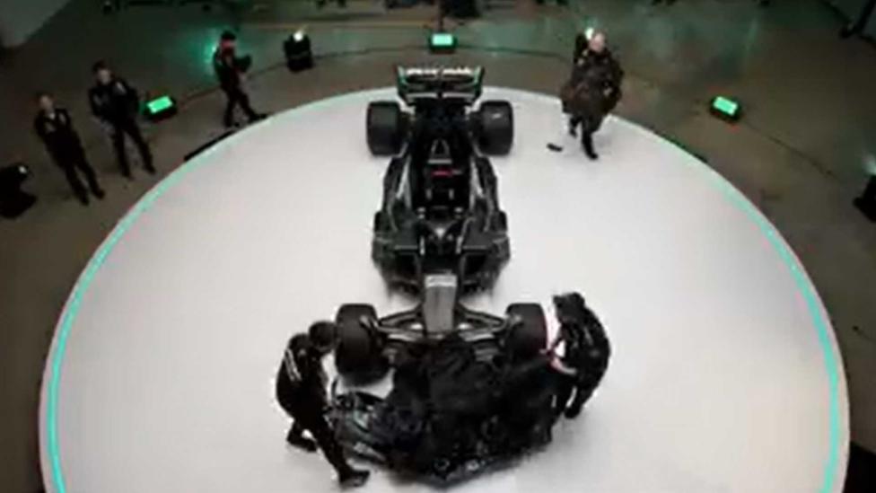 Sponsor onthult per ongeluk F1-auto Mercedes met testen van livestream