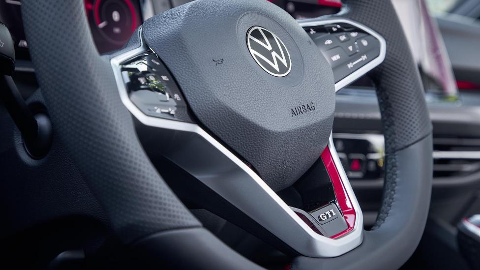 Volkswagen bedenkt een nog beroerder idee voor een stuur dan de yoke van Tesla