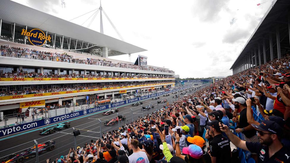 F1-fans schrikken van prijzen in Miami: ‘500 dollar voor koude garnalen’