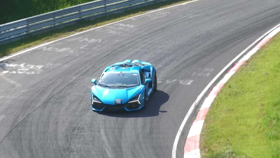 Luister hier voor het eerst naar de nieuwe V12 van de Lamborghini Revuelto op de Ring