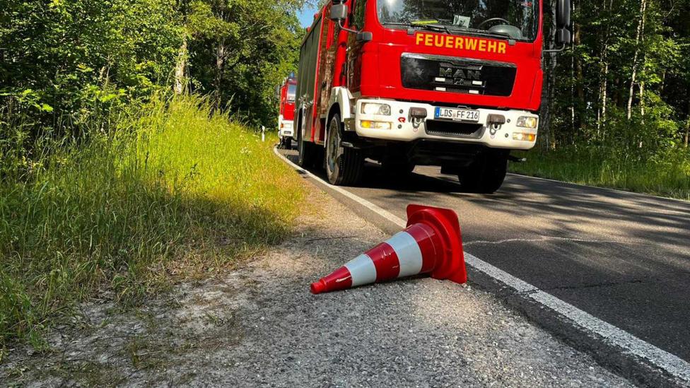 Waarom je omgevallen pylonnetjes naast de weg nooit moet oprapen in Duitsland