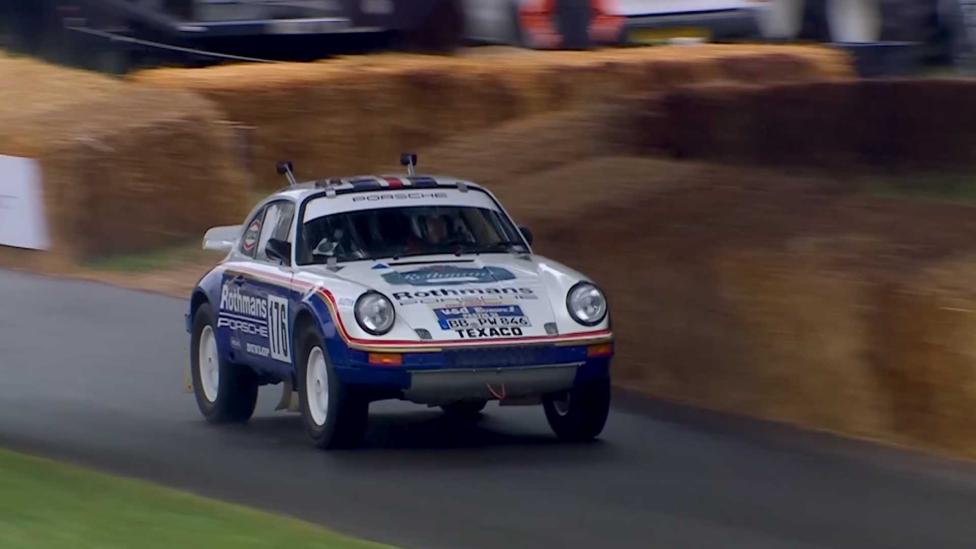 Meerijden tijdens het Festival of Speed in dé Porsche 953 Parijs-Dakar