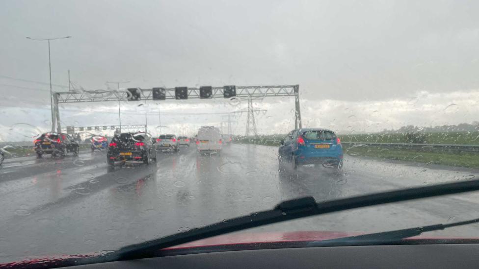 Gaat jouw premie omhoog? ‘Klimaatverandering zorgt voor meer autoschade’