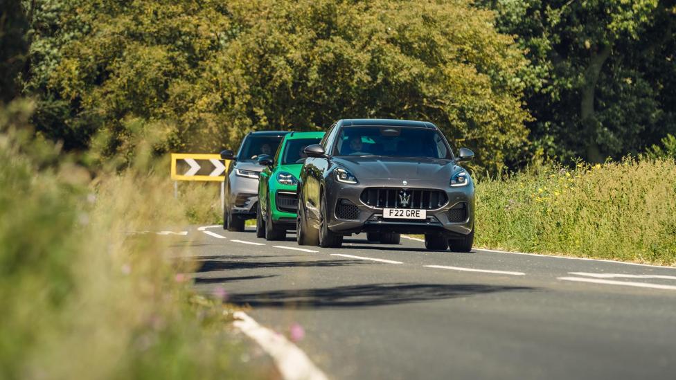 Range Rover Velar vs Porsche Macan vs Maserati Grecale: welke moet je hebben?