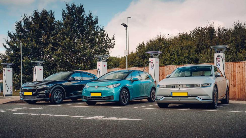 In dit jaar zijn alle auto’s in Nederland elektrisch, dus ook die van jou