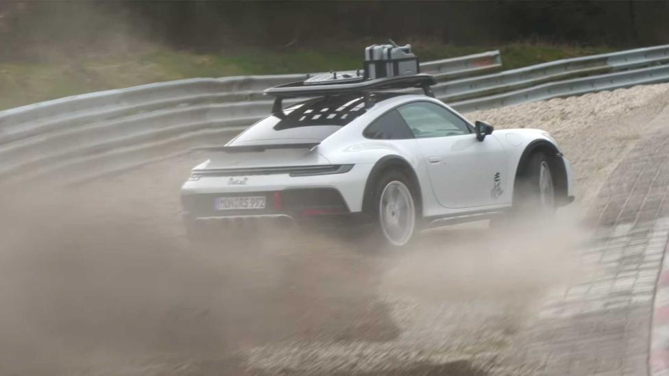 VIDEO: Voor deze Porsche 911 Dakar zijn er geen track limits op de Nürburgring