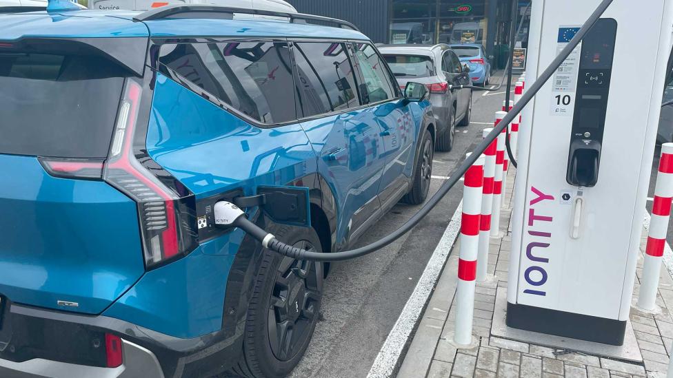 Waarom elektrische auto’s in de toekomst juist minder actieradius kunnen hebben